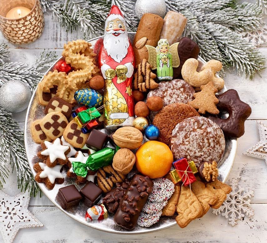 Gingerbread World Blog - Bunte Teller Colourful Plates of Christmas Cookies