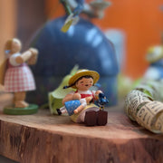 Gingerbread World Wendt und Kuehn Canada – Blumenkinder and Friends – Girl with Bird on her Foot - 5231-3