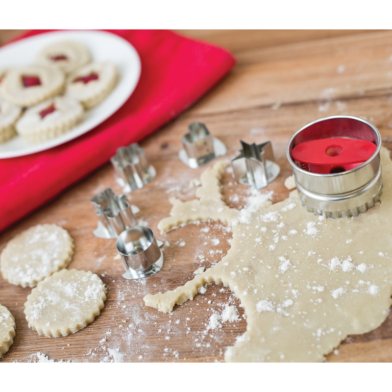 Gingerbread World European Baking - Linzer Cookie Cutter Set with 6 pieces