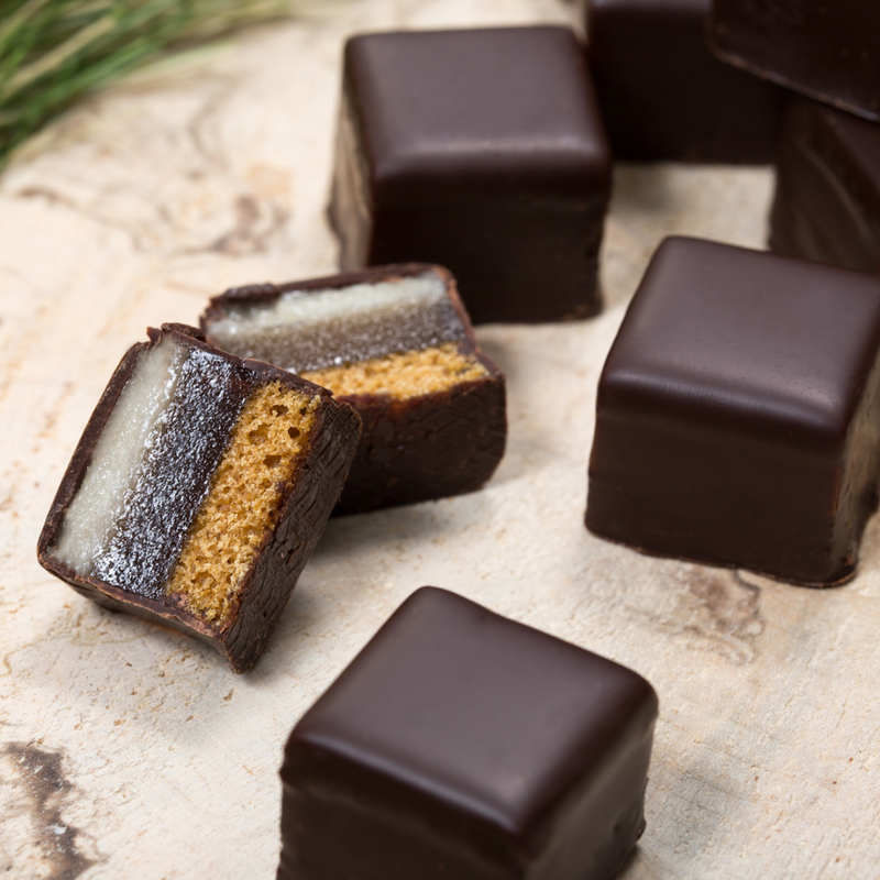 Lambertz Aachener Dominos (Dominosteine) with layers of German gingerbread, fruit jelly, persipan and dark chocolate.