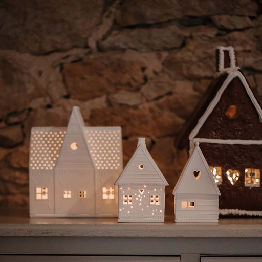 Gingerbread World European Christmas Market - Rader Design Stories - Porcelain Tealight Gingerbread House with Heart over Door 90318