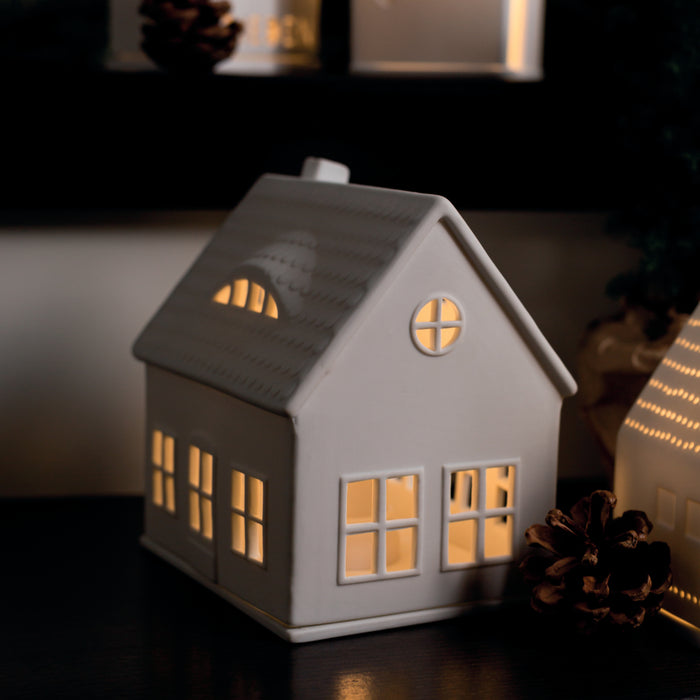 Gingerbread World European Christmas Market - Rader Design Stories - Porcelain Tealight House with Dormer 16779