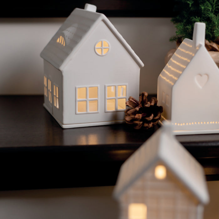 Gingerbread World European Christmas Market - Rader Design Stories - Porcelain Tealight House with Dormer 16779