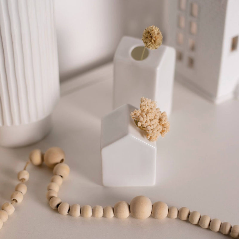 Gingerbread World European Market Rader Design Stories Canada - Porcelain House 16594 - shown as vase
