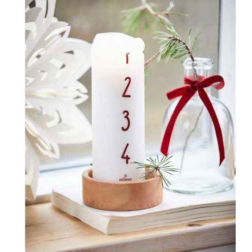 Gingerbread World IB Laursen Denmark – Advent Countdown Pillar Candle – White with Red Numbers 76622-11