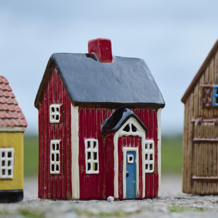 Gingerbread World IB Laursen Denmark – Ceramic Tealight House Visby Schoolhouse 27659-33