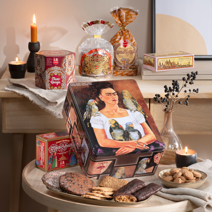 Gingerbread World Lebkuchen Schmidt Canada - Artist Chest 2024 Frida Kahlo 50474