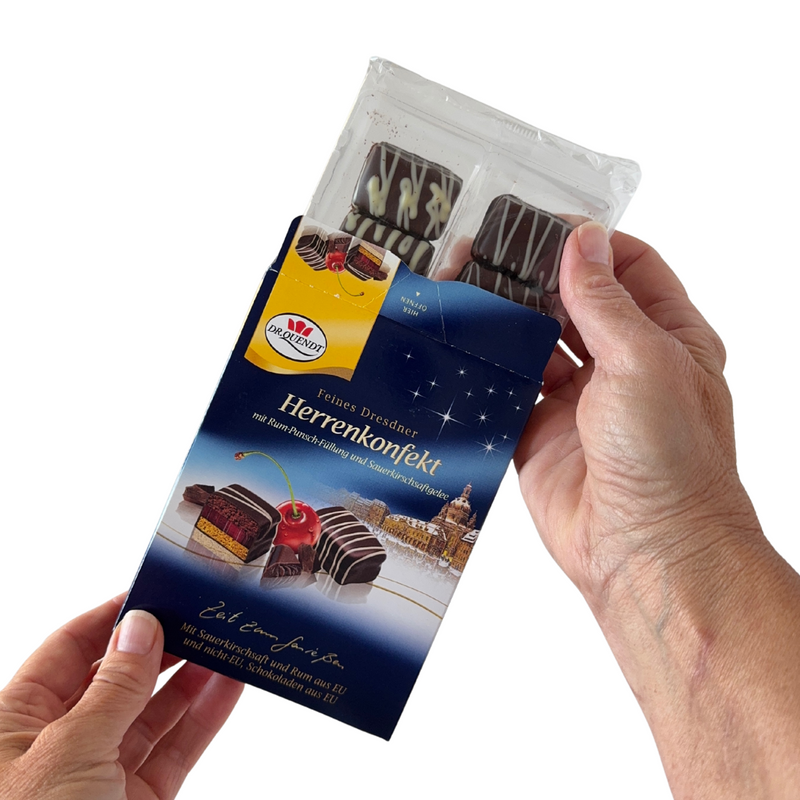 Dr. Quendt Dresdner Herrenkonfekt rum and cherry chocolate pastries 160 g – Gingerbread World European Christmas