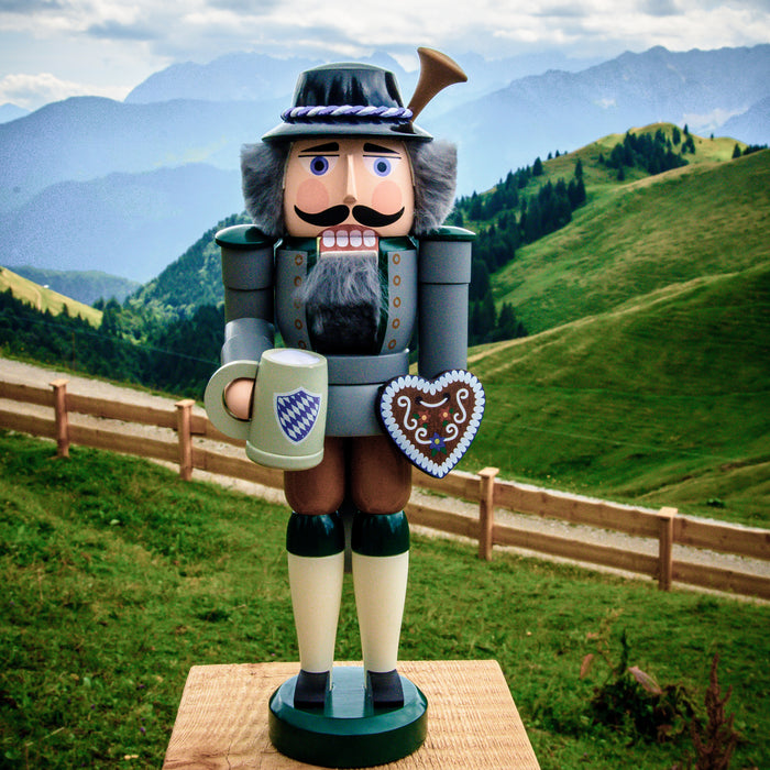 Gingerbread World German Christmas Market - Seiffener Volkkunst Nutcracker Bavarian with Stein and Pretzel 11332