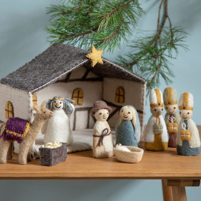 Gingerbread World Gry and Sif Denmark - Felted Wool Nativity Set with Stable and Figures 10024