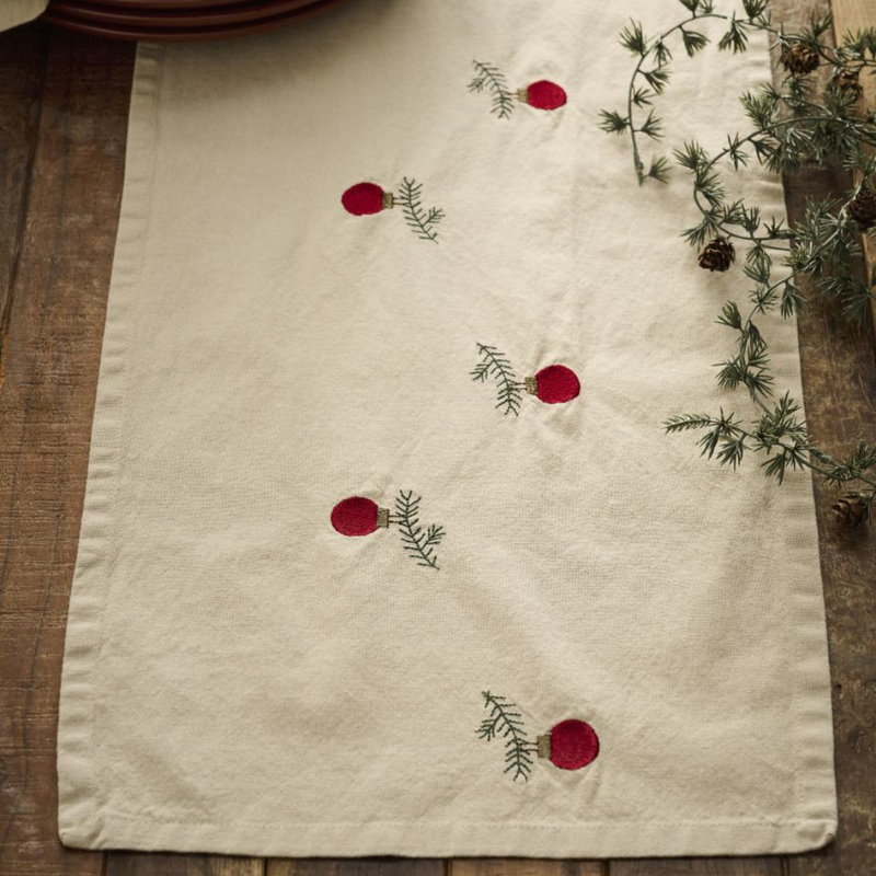 Gingerbread World IB Laursen Denmark – Linen Table Runner with Christmas ornament on spruce twig 6340-76