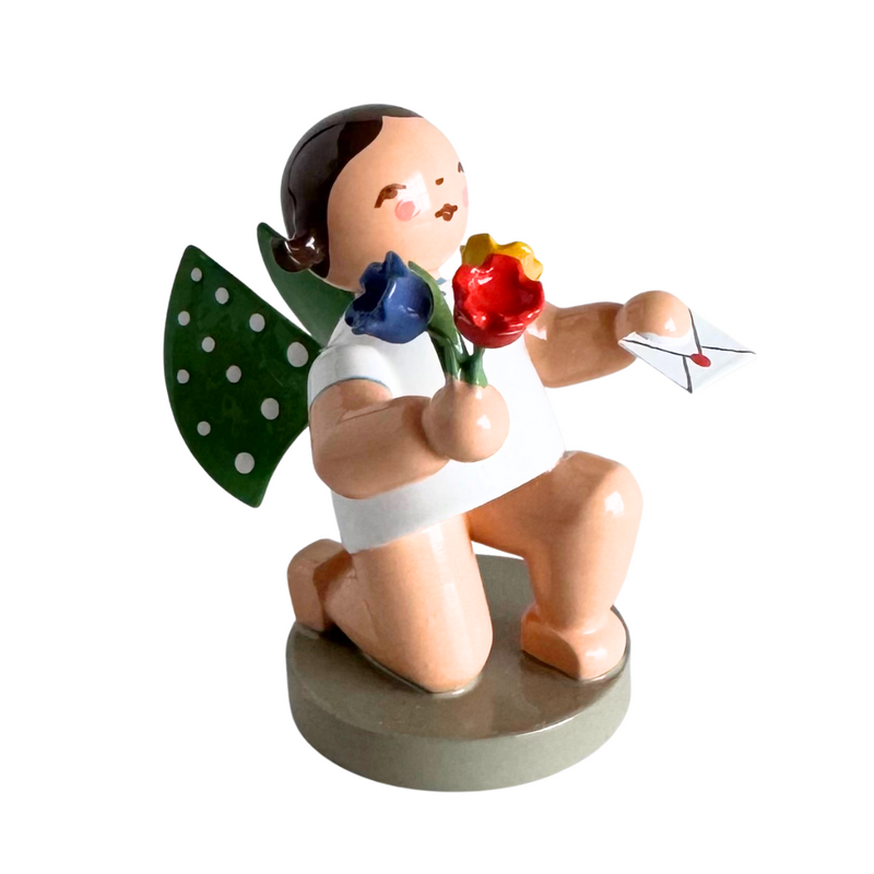 Gingerbread World Wendt und Kuehn - Angel with Letter and Flowers Kneeling 650-153 - dark hair