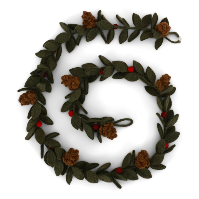 Gry & Sif Felted Wool Garland - Green Leaves with Red Berries and Pine Cones 16025