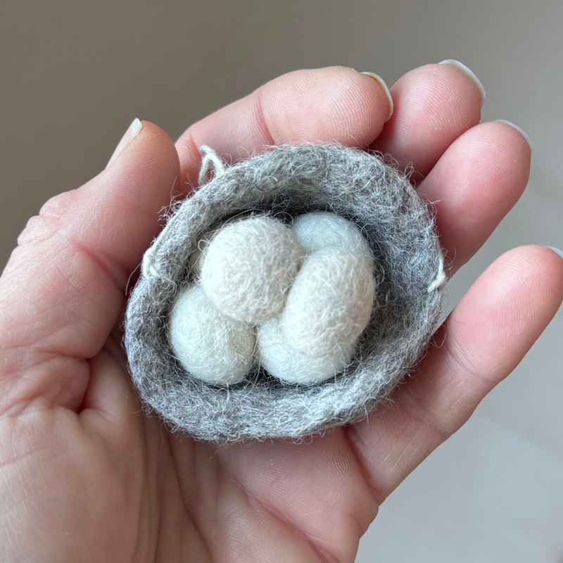 Gry & Sif Nest with Eggs Hanging Ornament
