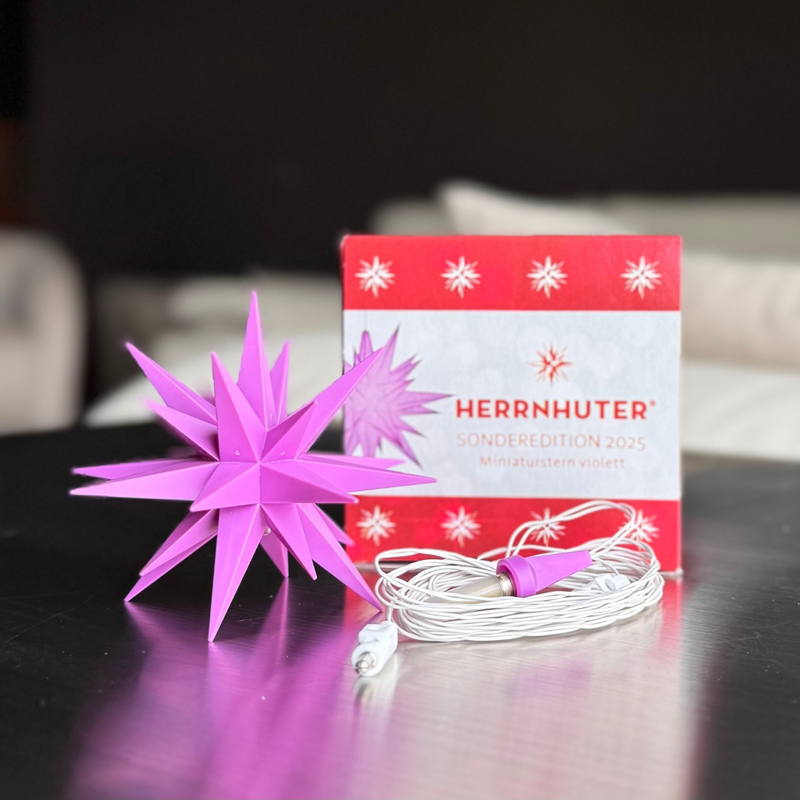 Gingerbread World Herrnhuter Stars Canada - Special Edition Star of the Year 2025 - Mini Violet