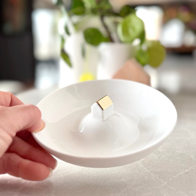 Gingerbread World European Market - Räder Design Porcelain Stories Trinket Dish, Gold House 10755