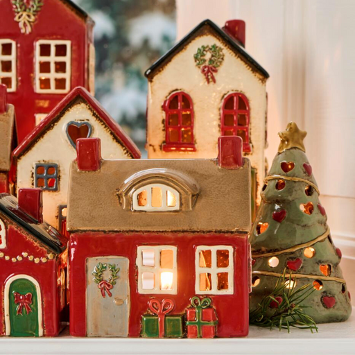 Stillenat Cottage with Wreath & Presents 27694-33