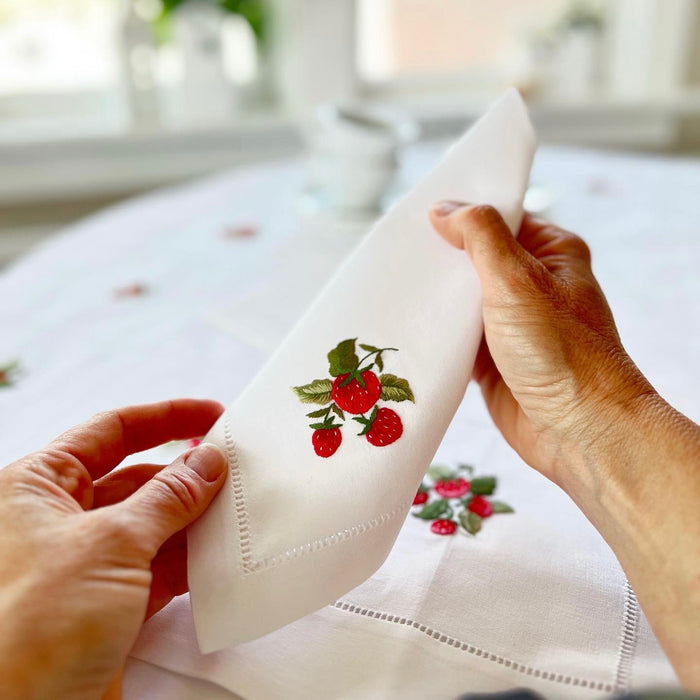 Volkmar Stöber Table Linens, Summer Strawberries, Table Cloth
