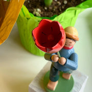 Gingerbread World Wendt Kuehn Blumenkinder - Boy with Tulip 5248-23