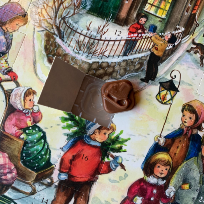 Gingerbread World Richard Sellmer Verlag European Advent Calendar with German Milk Chocolate
