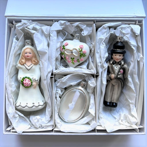 Gingerbread World Inge-Glas Glass Ornaments Canada - Weddning Figures Set of 3 - Bride Groom and Accessories in Box