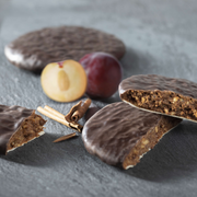 Gingerbread World Lebkuchen Schmidt Lebkukchen of the Year 2020 Plum Cinnamon Elise 61248