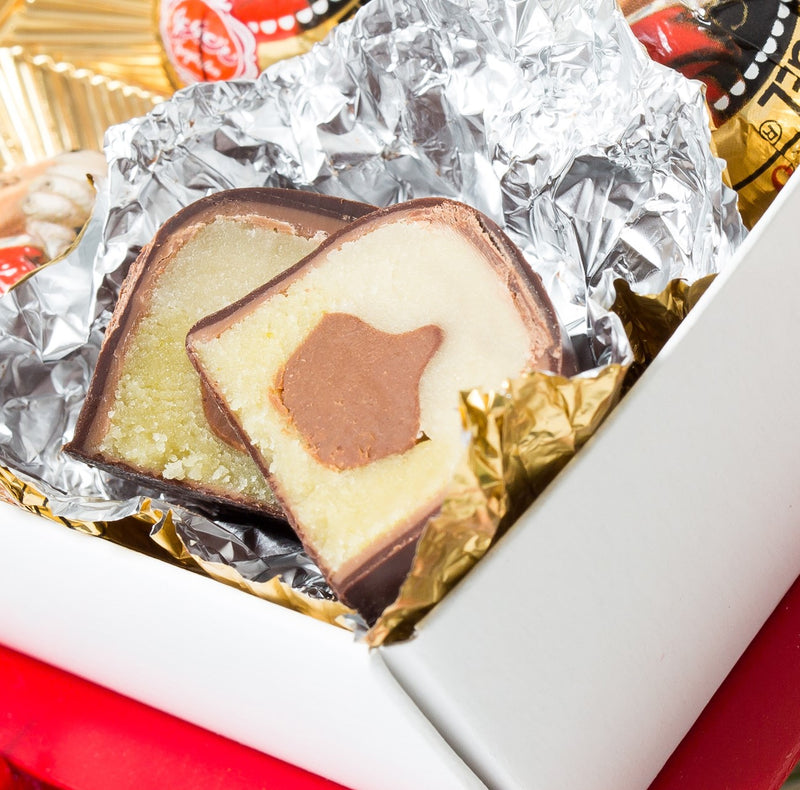 Reber Mozar-Kugeln Chocolates. German Chocolate, marzipan and nougat