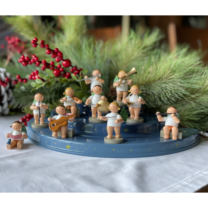 Gingerbread World Wendt and Kuehn Canada - Angel Mountain 3 tier half circle WK550-B