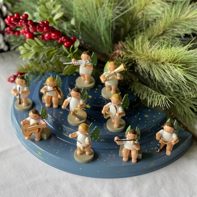 Gingerbread World Wendt and Kuehn Canada - Angel Mountain 3 tier half circle WK550-B