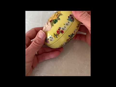 European Ware Haus Confiserie Heidel Canada - Nostalgia Easter Tin Egg filled with German Chocolates
