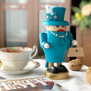 Handcrafted Richard Glässer German nutcracker depicting Queen Elizabeth II, made in Seiffen, Germany.