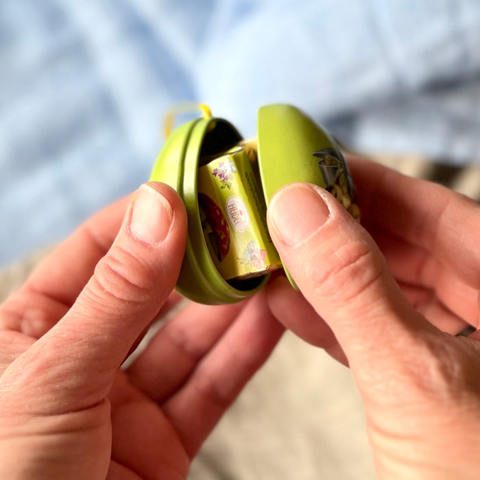 Confiserie Heidel Easter Nostalgia Small Egg-Shaped Tin